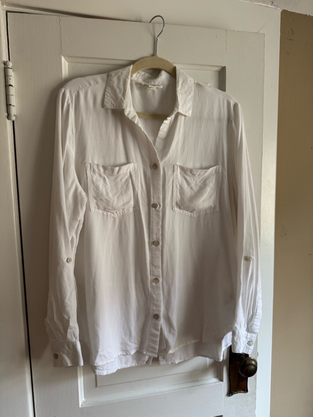 beachlunchlounge White Button-Down Shirt
